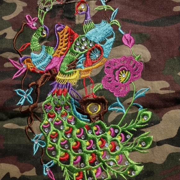 Cotton Hills Ladies Embroidered Camo Stretch Jacket - Picture 9 of 14